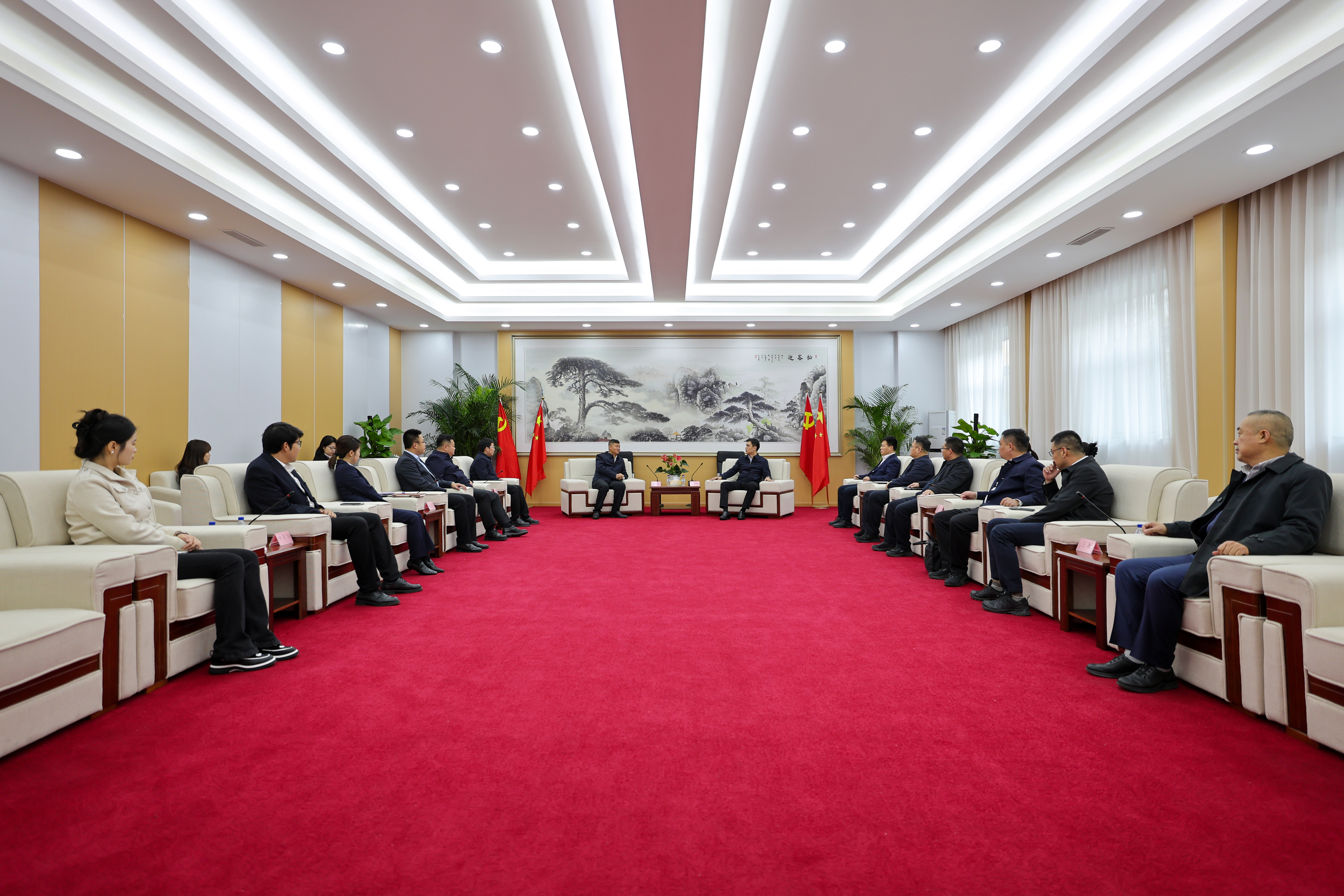 王文亮與樂(lè)陵市委書記王曉勇會(huì)談，蘇德庫(kù)參加會(huì)談